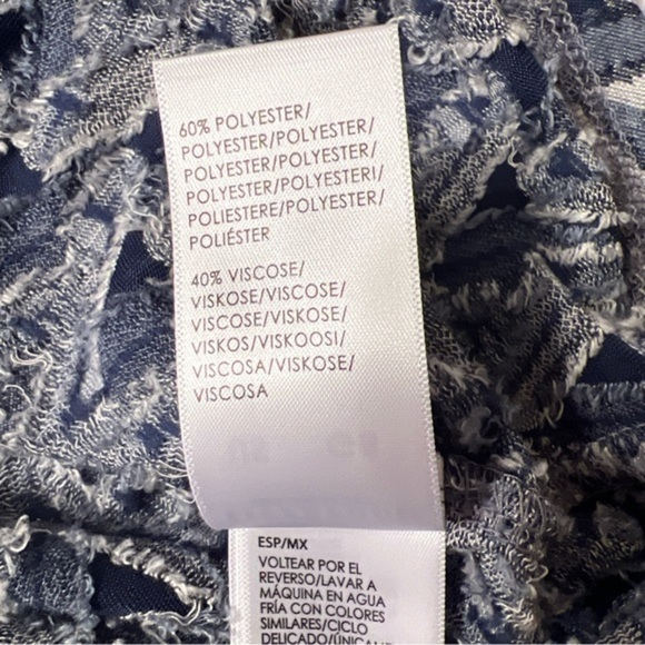 EUC Liverpool Los Angeles Women's Blue White Chevron Print Blouse Size M (R) - Picture 7 of 8